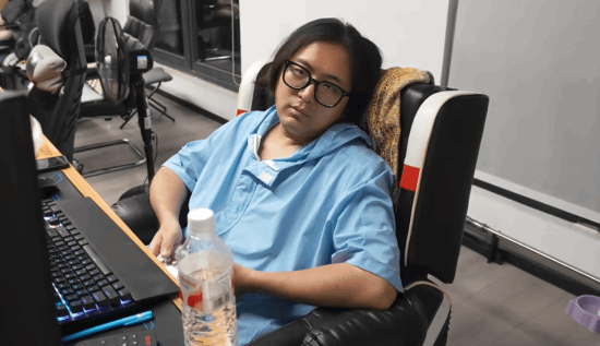 《明末》制作人近况让人担忧：大量玩家留言鼓励支持