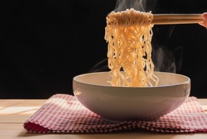 最新研究：外卖盒盛60℃以上食物会释放有毒物质